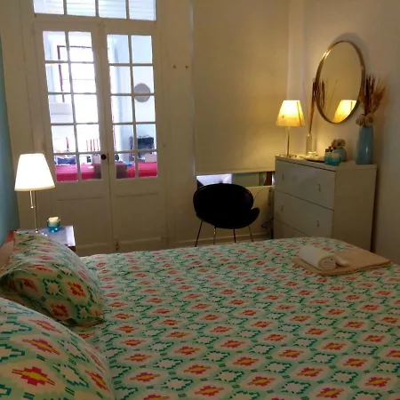 Appartamento Charm And Space In Historic Lisbona