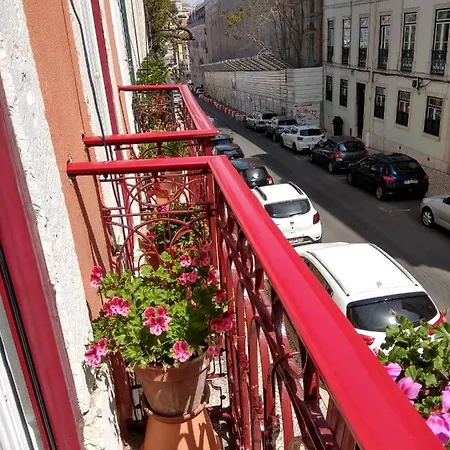 Charm And Space In Historic Appartamento